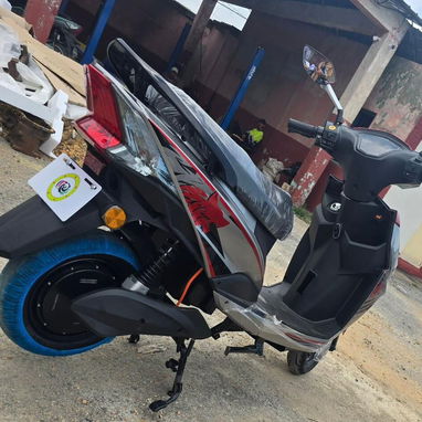 🛵🔴 MOTO ELÉCTRICA PANDA – 72V 35AH LITIO, 90 KM AUTONOMÍA – 2 390 USD - Img 122714420