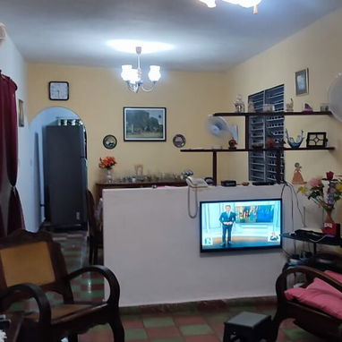 Vendo casa independiente con terreno grande - Img 127527676