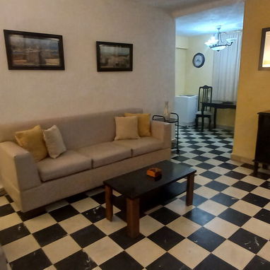 Rento apt de 1 cuarto independiente en planta baja en 27a 2 cuadras de 23 y Rampa. - 2/10
