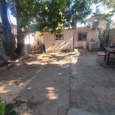 Se vende casa con carro y moto incluido - 5/10