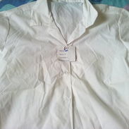 Blusa de uniforme talla 26 - Img 56410797