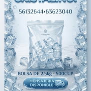 Hielo purificado en cubitos cristalino - Img 56969884
