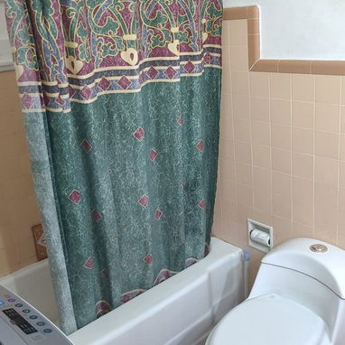Se renta apartamento en el vedado por calzada y 18. (No sé va la corriente)58858577 - Img 122974702