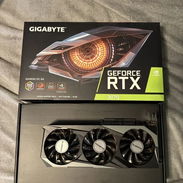 Vendo tarjeta de video NVIDIA RTX 3070 GIGABYTE GAMING C + Soporte antipandeo RGB - Img 55678674