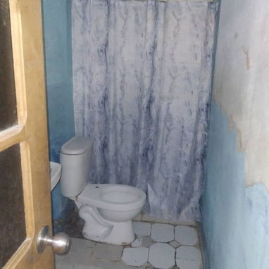 *$10,000 usd CON AJUSTE. En venta 2 apartamentos en 1(PLANTA BAJA) en Guanabacoa.. ideal para una familia grande, dos f - 3/10