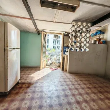 Esquina San Miguel y Oquendo,Apto 2do Piso Alto,Ptal Alto,2/4,En Barbacoa q hay q reparar...2 Balcones...53052463 - 3/9