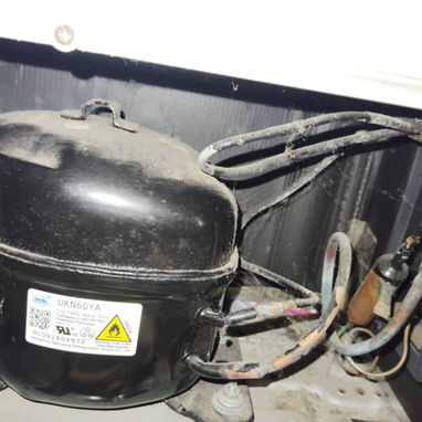 Vendo nevera Winia de 9 pies con la máquina rota. - 4/4