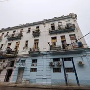 Esquina San Miguel y Oquendo,Apto 2do Piso Alto,Ptal Alto,2/4,En Barbacoa q hay q reparar...2 Balcones...53052463 - Img 58230574