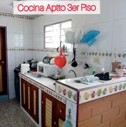 ***SE VENDE CASA CERCA DEL MIQUITO, GUANABACOA, COMPUESTA POR 2 APARTAMENTOS (2do y 3er piso)*** - Img 46845503