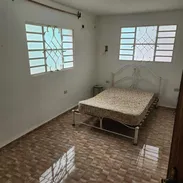 Casa en Centro Habana, un interior en planta baja,es la 1ra puerta - Img 55458845