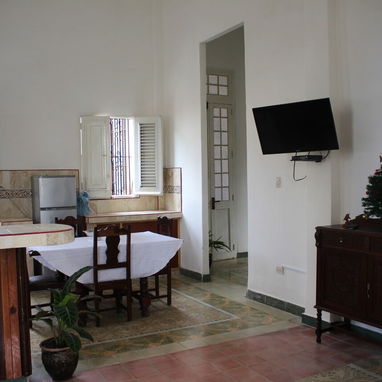 🏡 Renta lineal en El Vedado – Casa con entrada independiente - Img 121543042