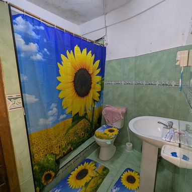 Vendo apartamento interior pero quedó de frente a la calle en 10 de octubre Lawton la calle paralela a dolores y cerca d - Img 121093422
