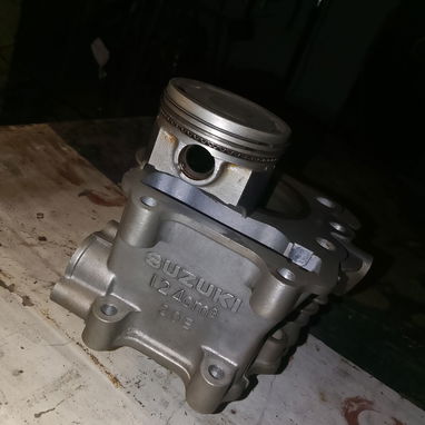 Compresión 125cc Suzuki an de poco uso - Img 124365602