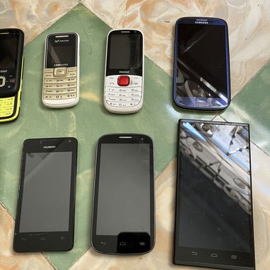 Teléfonos para piezas - Img 117553435