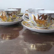 Juegos de tazas antiguas con detalles de oro - Img 50387657