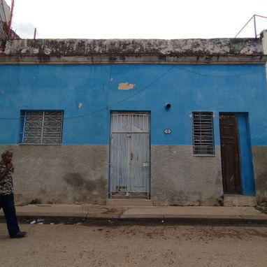 Casa en la Habana Vieja en bajos, no se va la luz en el casco historico - Img 121496635