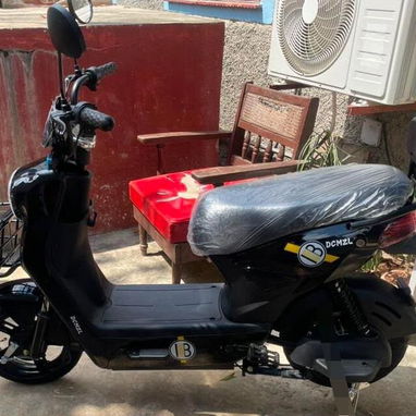 🛵 DCMLZ B1 2026 - 50km/40km/h - Batería GEL - Amortiguación - Papeles y envío en La Habana - 4/5