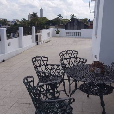 🧽Apartamento de 3 Cuartos en el Vedado con Vista Panorámica REF 1430 - Img 104130402
