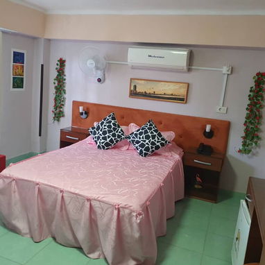 Hostal en el Vedado con planta eléctrica y wifi!!! Vacaciones en Cuba - Img 109305913