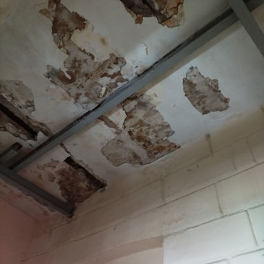 Dos cuartos con dos baños . - 8/10