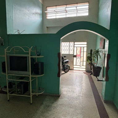OPORTUNIDAD ÚNICA! Propiedad Puerta Calle en Centro Habana – Ideal Negocio o Vivienda - Img 120352789