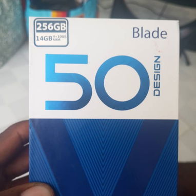 Móvil marca ZTE Modelo Blade V50 Design - 4/4