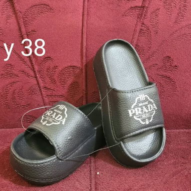 Chancletas disponibles. - 4/10