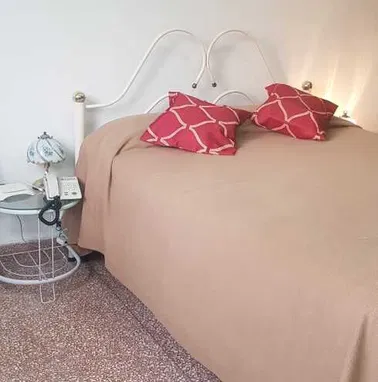 Renta de apartamento en céntrica zona de 23 y 12. Ideal para residentes extranjeros. - Img 96747362