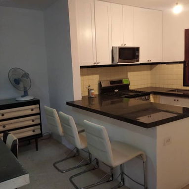 📱 Residencia de Lujo Remodelada con Máxima Seguridad y Jardín Espacioso - Img 116183263