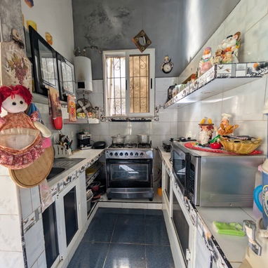 Se vende casa independiente (biplanta en altos) en excelente ubicación: Calle 5ta y Calzada, Plaza de la Revolución. - 3/10