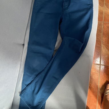 Pantalones de hombre marca boss. Posible entrega a domicilio - 2/2