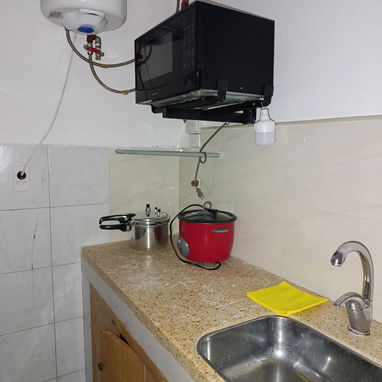 Renta apartamento independiente con entrada para carros de 2 cuartos con 2 baños privados - Img 121027328