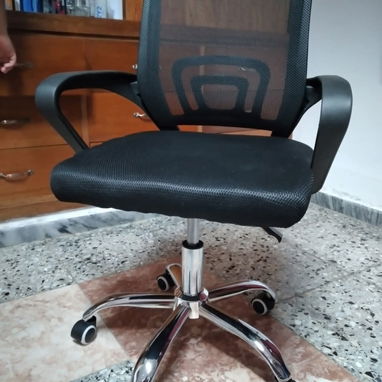 Silla con respaldo ergonómico de rueditas para oficina / computadora / estudio 💵Precio: 60USD - 2/2