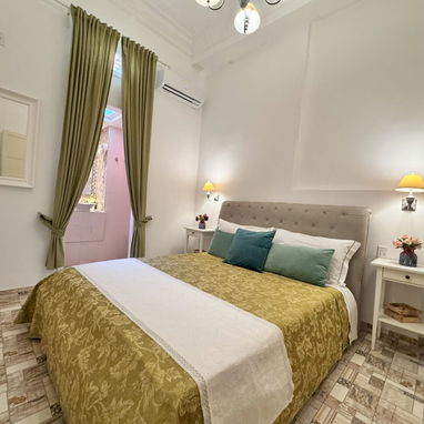 RENTA DE CASA DE 2 CUARTOS CON SOPORTE ENERGÉTICO EN HABANA VIEJA 🏛 - 2/9