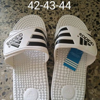 Chancletas y tenis - Img 123173717