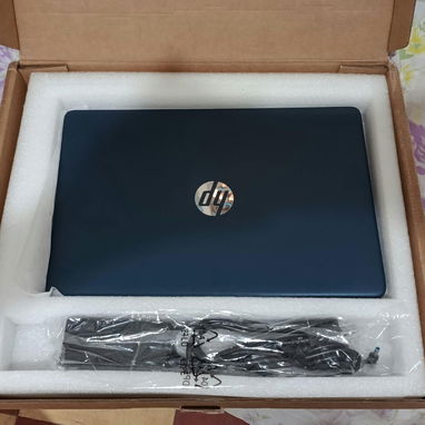 Laptop HP  I3 8 de ram , 256 almacenamiento - 2/3