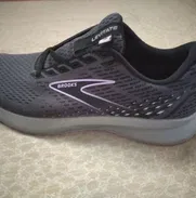 Tenis marca Brooks originales. Solo una puesta - Img 50130132