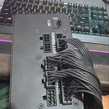 Fuente Corsair RM750 - 3/4