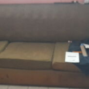 Vendo 2 sofá antiguos de 3 plazas muy amplio y grandes. - Img 42918124