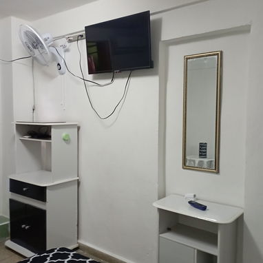 Alquiler de habitación por horas,noches y días cerca de Infanta y Carlos 3ro - Img 123596365