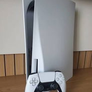 🎮 PS5 Fat 680 GB con 1 mando y 4 discos 💵 Precio: 500 USD o CAMBIO POR LAPTOP - Img 55923389