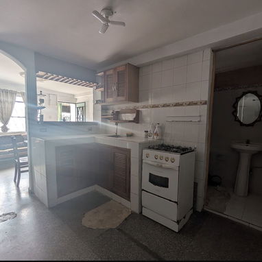 🏡 SE VENDE CASA EN PLAYA | PLACA LIBRE + POSIBILIDAD DE GARAJE Y TERRAZA - 5/10