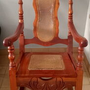 Vendo sillón de madera - Img 45639594