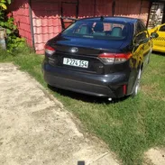 Vendo un negocio toyota Corolla, 2022 con 70,000 km - Img 53639606