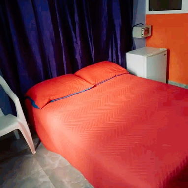 🏖️ Casa de Renta En La Playa De Guanabo. Ubicada a 3 cuadras de la playa. 4 habitaciones y billar disponible - Img 117248221