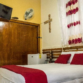 Renta de Habitaciòn en casa colonial en el vedado - Img 120650106