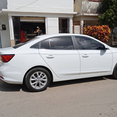 Vendo o negocio mg 5 del 2024 con 3 mil kilómetros - Img 102158878