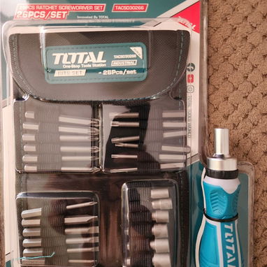 Set de puntas de destornillador y cubos mango imantadas Marca Total - 2/2