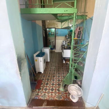 Sr vende un apartamento amplio en la Habana vieja - Img 121042348