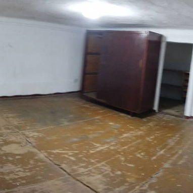 Se vende casa vacía en 4 camino frente al mercado Matadero 13 Entre Monte y Omoa Cerro - 5/10
